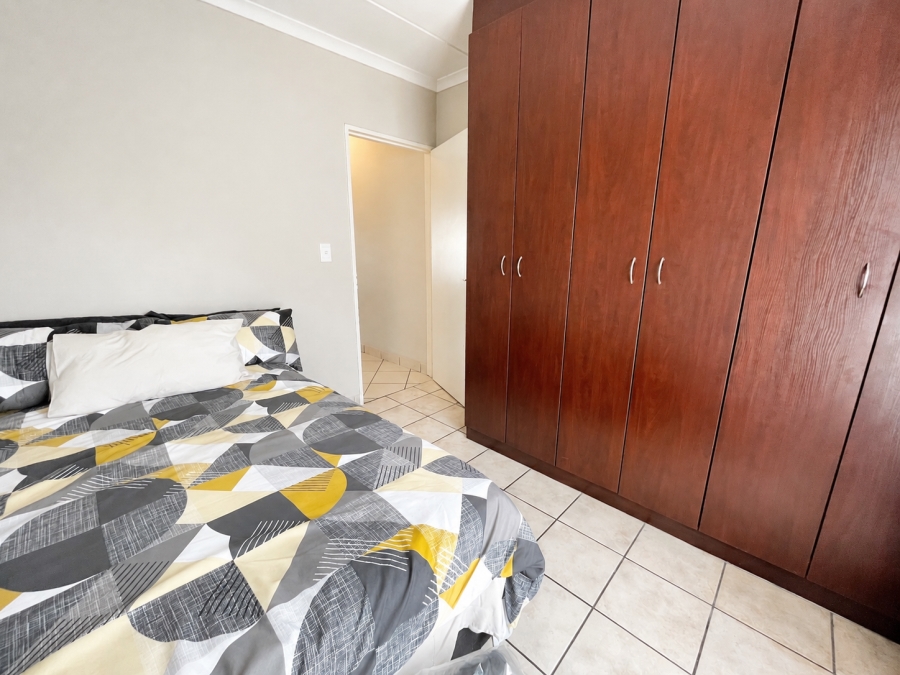 To Let 2 Bedroom Property for Rent in Burgundy Estate Western Cape